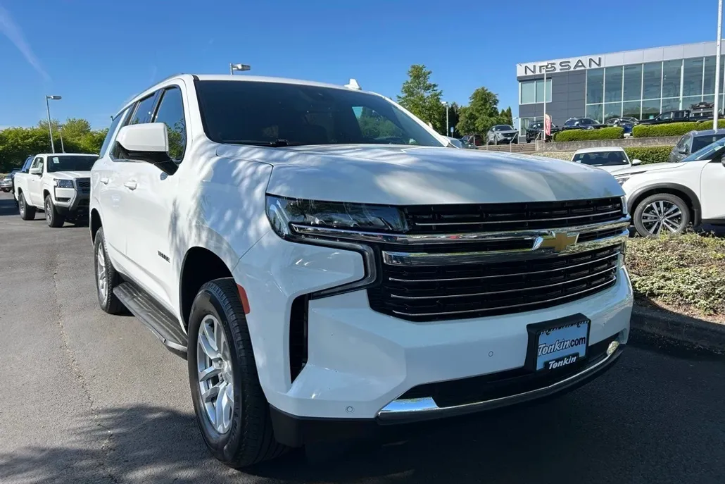 2023 Chevrolet Tahoe LT photo 1