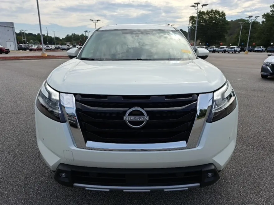 2022 Nissan Pathfinder SL photo 1