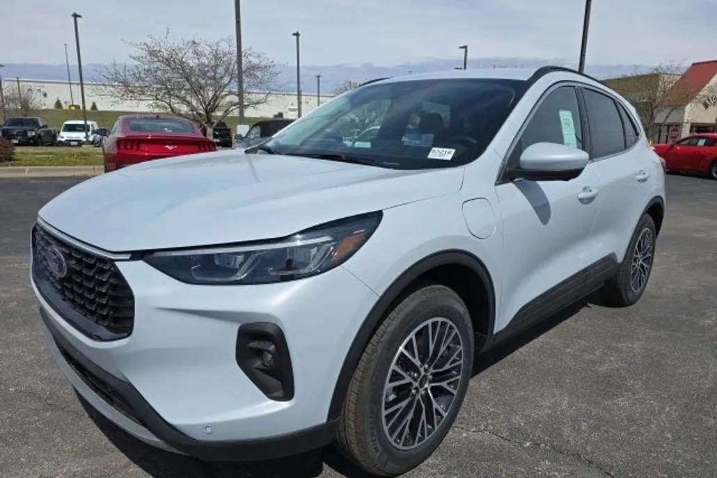2025 Ford Escape Base photo 1