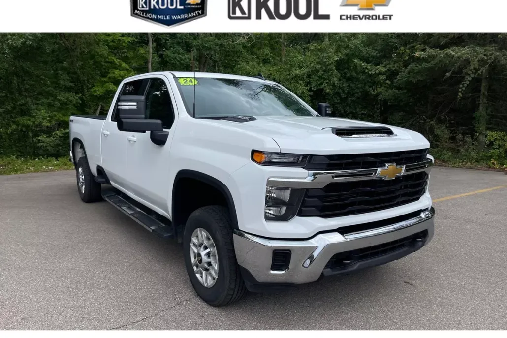 2024 Chevrolet Silverado 2500HD LT photo 1