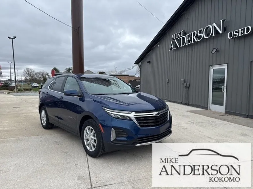 2023 Chevrolet Equinox LT photo 1