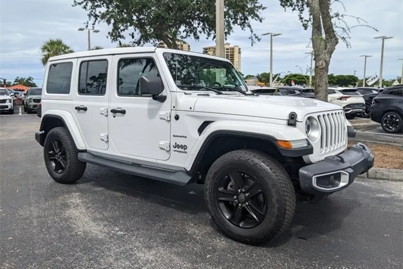 2019 Jeep Wrangler Unlimited Sahara photo 1