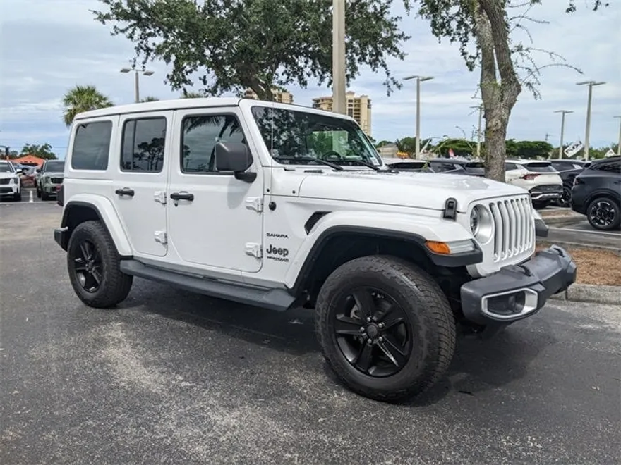 2019 Jeep Wrangler Unlimited Sahara photo 1