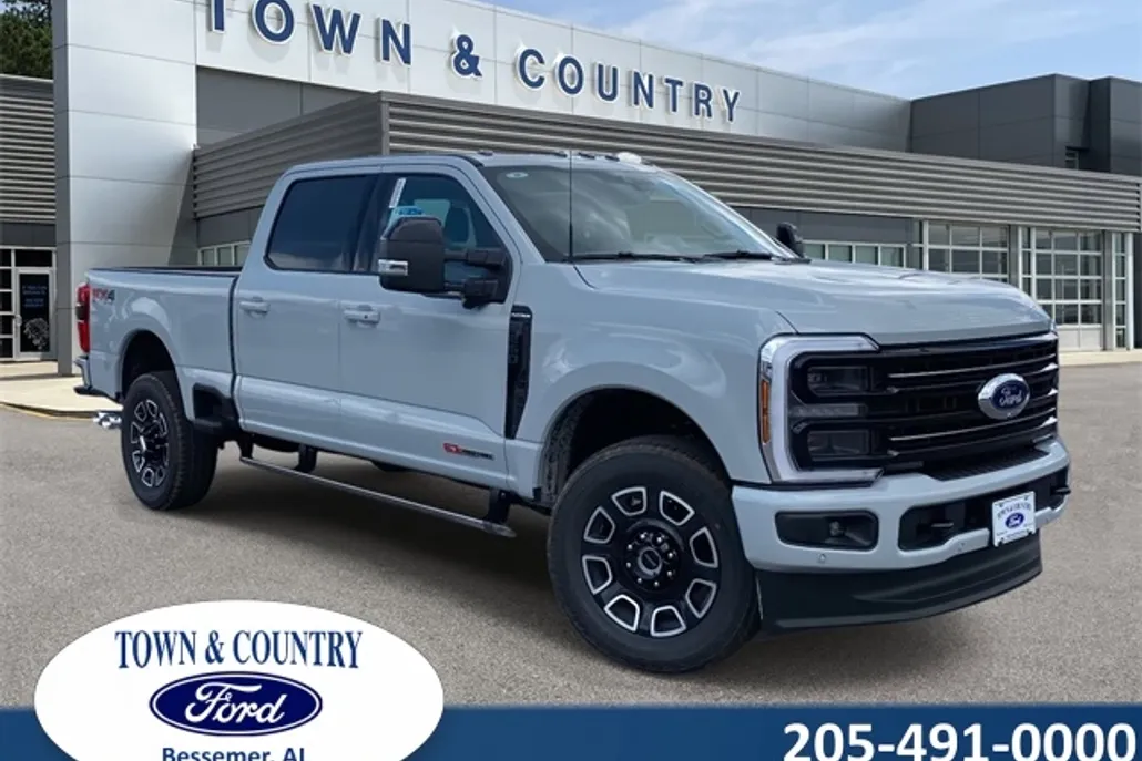 2025 Ford F-250 Platinum photo 1