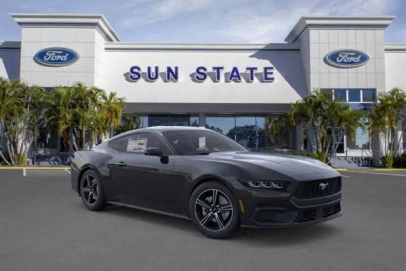 2025 Ford Mustang photo 1