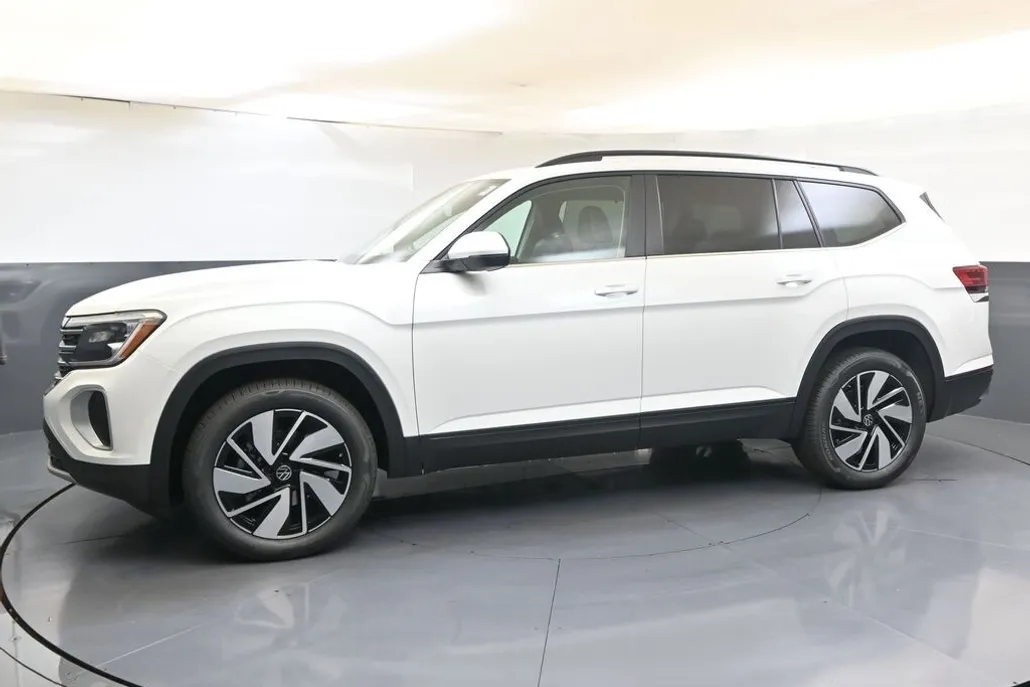 2026 Volkswagen Atlas SE Technology photo 1