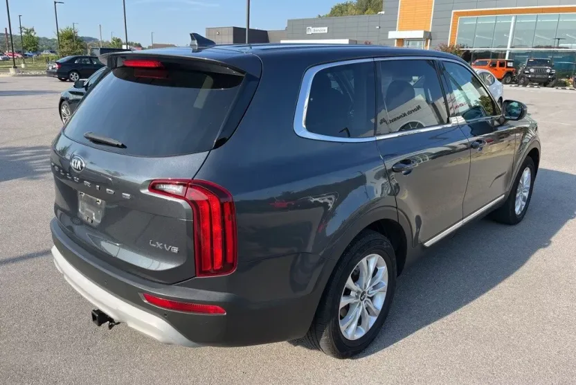 2020 Kia Telluride LX photo 1