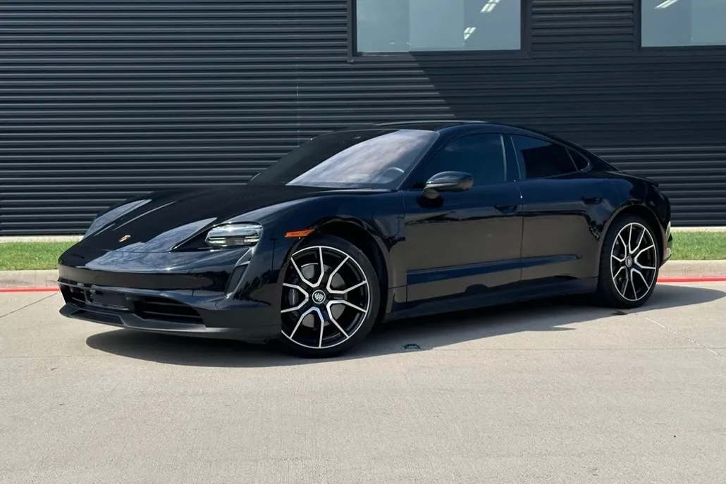 2024 Porsche Taycan photo 1