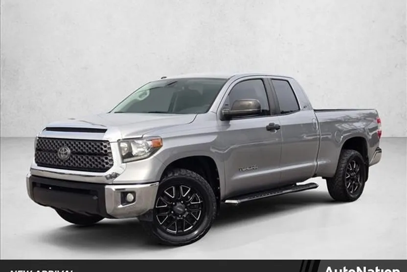 2018 Toyota Tundra SR5 photo 1
