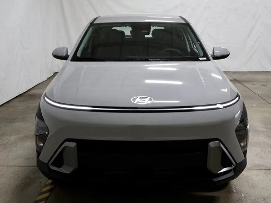 2026 Hyundai Kona SE photo 1