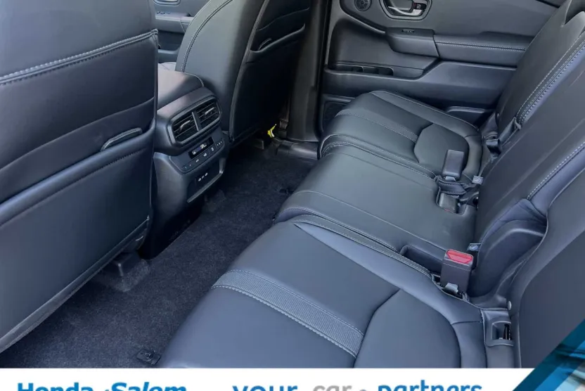 2025 Honda Pilot Touring photo 1