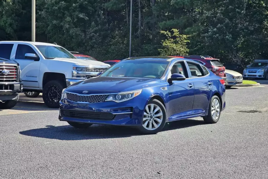 2017 Kia Optima EX photo 1