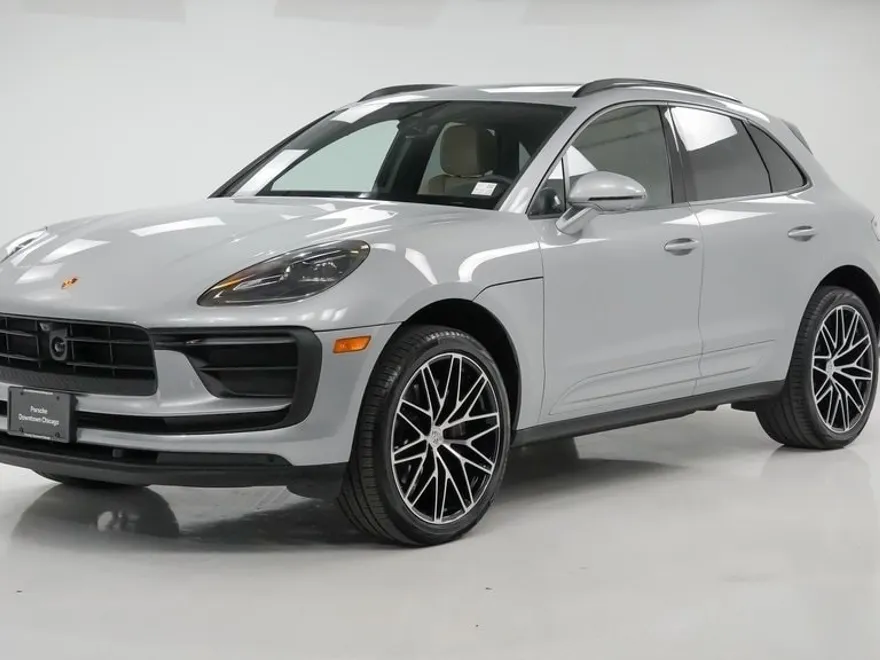 2025 Porsche Macan Base photo 1
