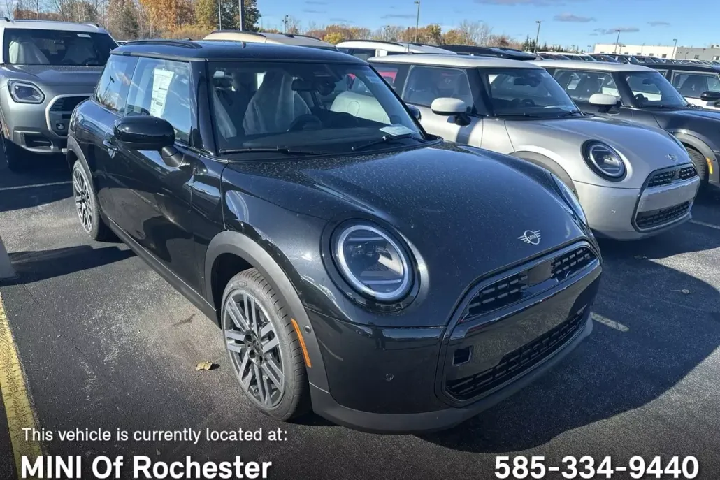 2025 Mini Cooper 2 Door Hardtop Signature photo 1