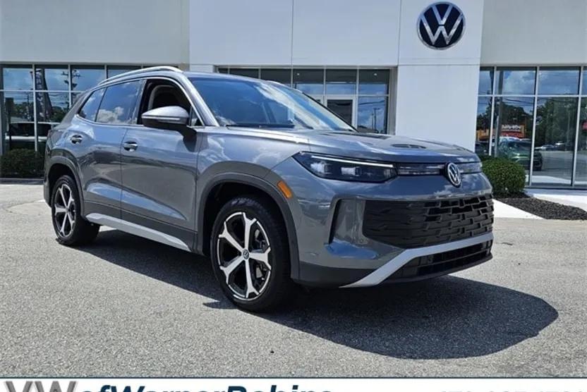 2025 Volkswagen Tiguan SE photo 1