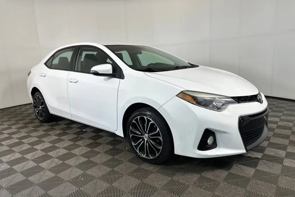 2016 Toyota Corolla L photo 1