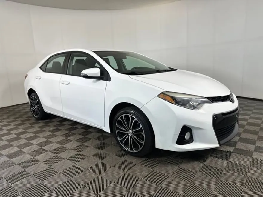 2016 Toyota Corolla L photo 1