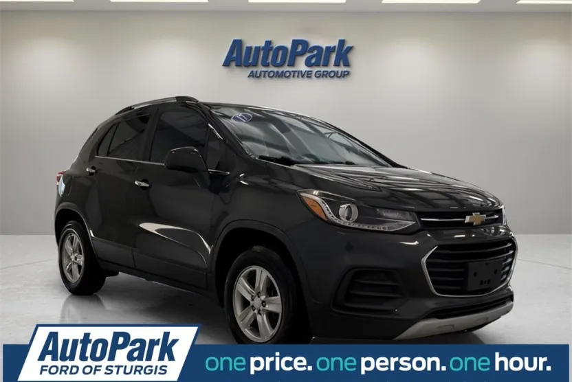 2017 Chevrolet Trax LT photo 1
