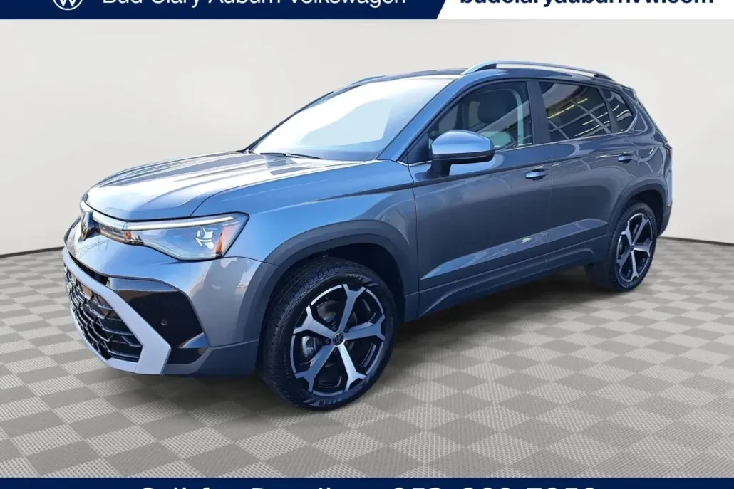 2025 Volkswagen Taos SEL photo 1