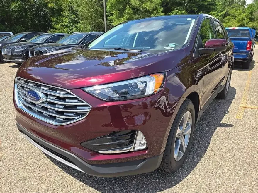 2022 Ford Edge SEL photo 1