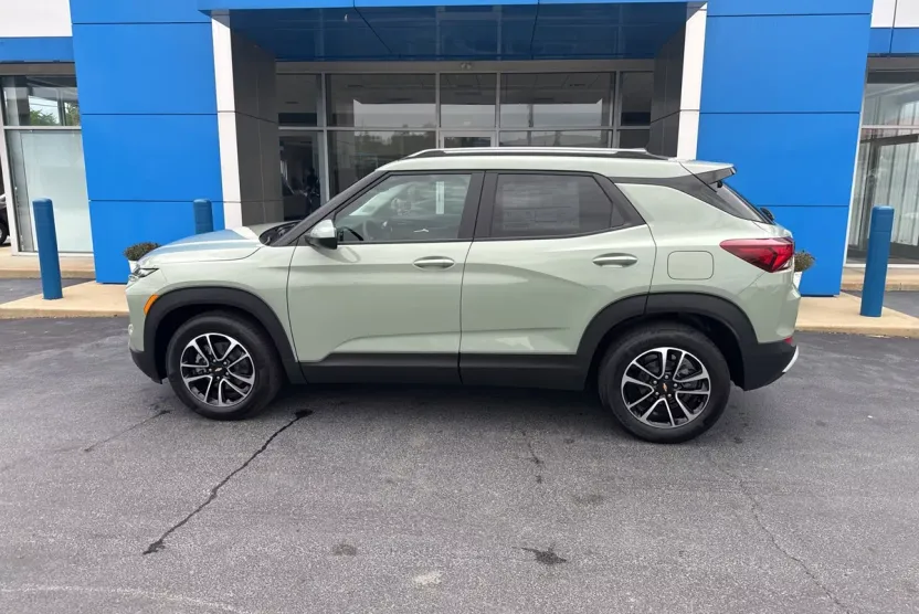 2026 Chevrolet Trailblazer LT photo 1