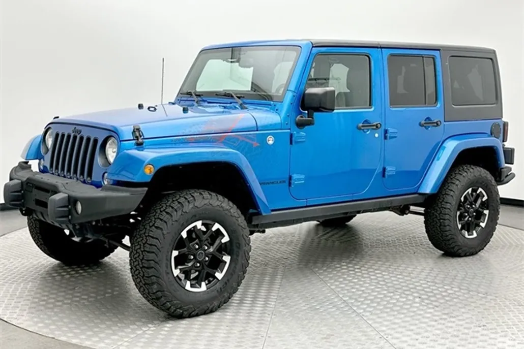 2016 Jeep Wrangler Unlimited Sahara photo 1