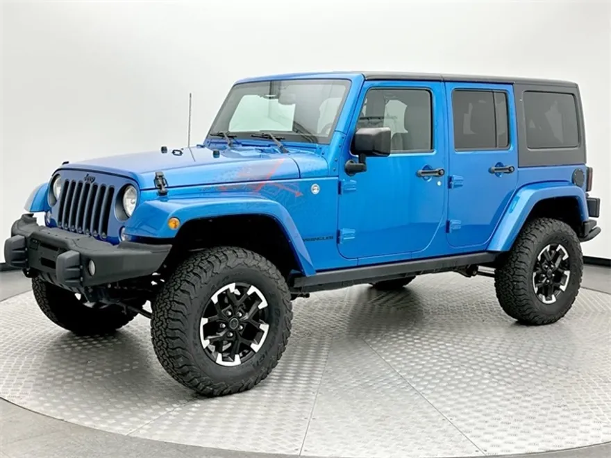 2016 Jeep Wrangler Unlimited Sahara photo 1