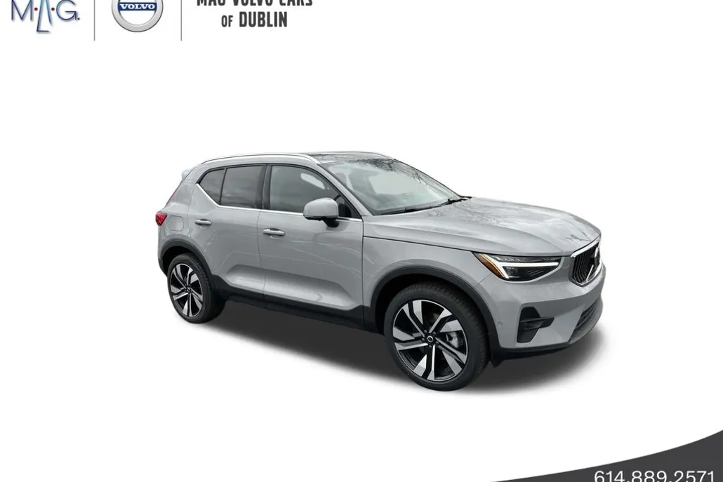 2025 Volvo XC40 Plus photo 1