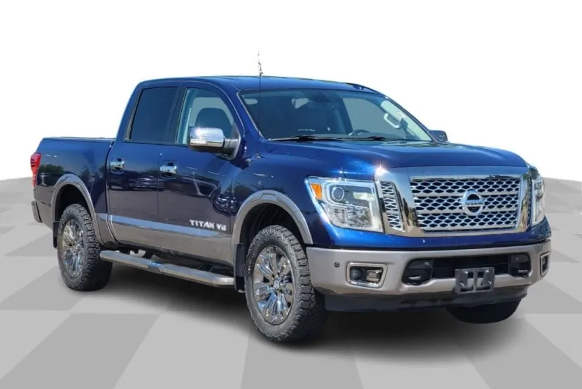 2019 Nissan Titan Platinum Reserve photo 1