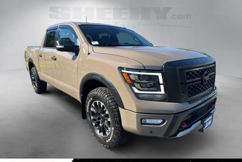 2021 Nissan Titan PRO-4X photo 1
