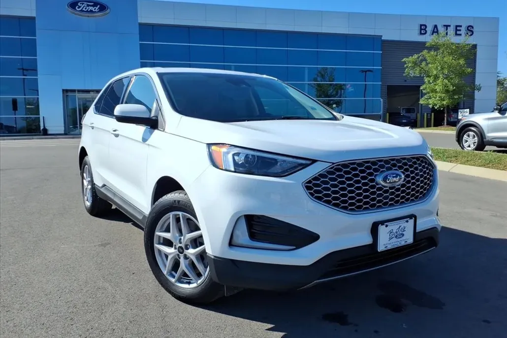 2024 Ford Edge SEL photo 1