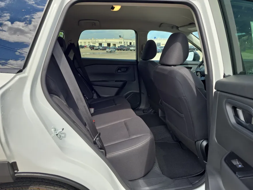 2026 Nissan Rogue S photo 1