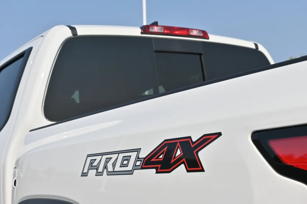 2025 Nissan Frontier Crew Cab PRO-4X photo 1