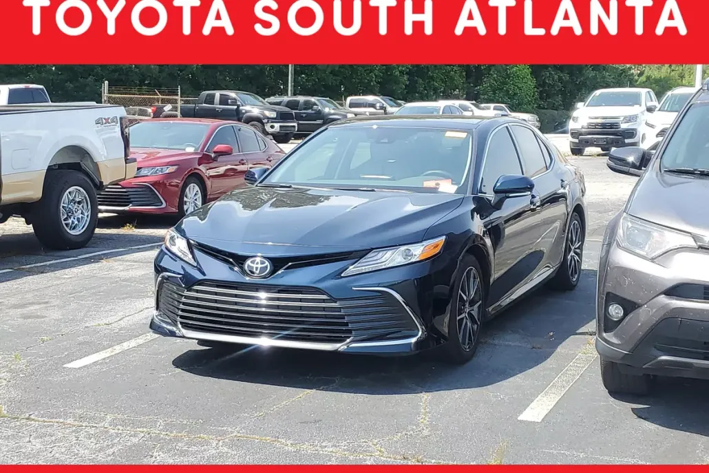 2021 Toyota Camry XLE photo 1