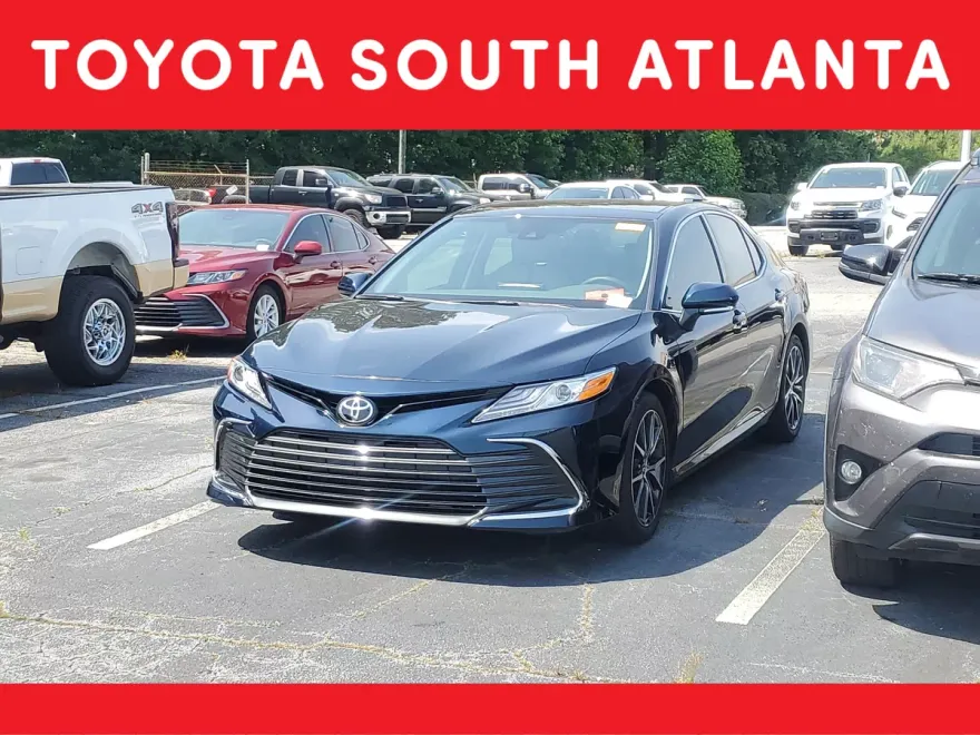 2021 Toyota Camry XLE photo 1