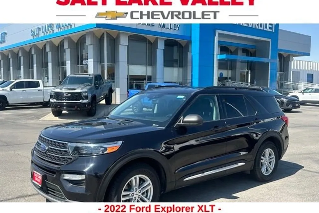 2022 Ford Explorer XLT photo 1