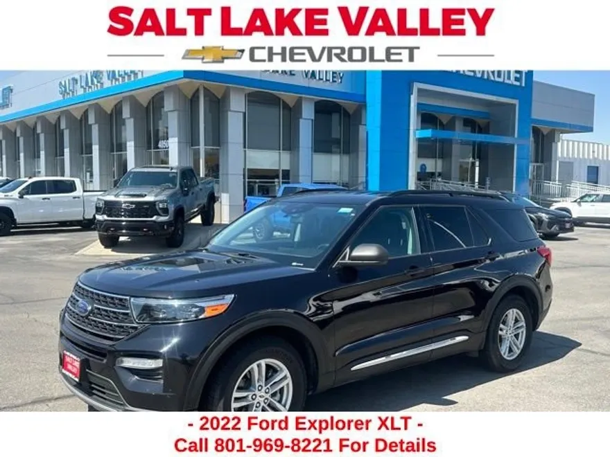 2022 Ford Explorer XLT photo 1