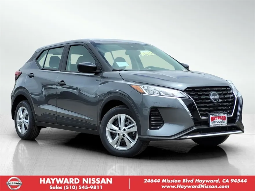 2025 Nissan Kicks Play S photo 1