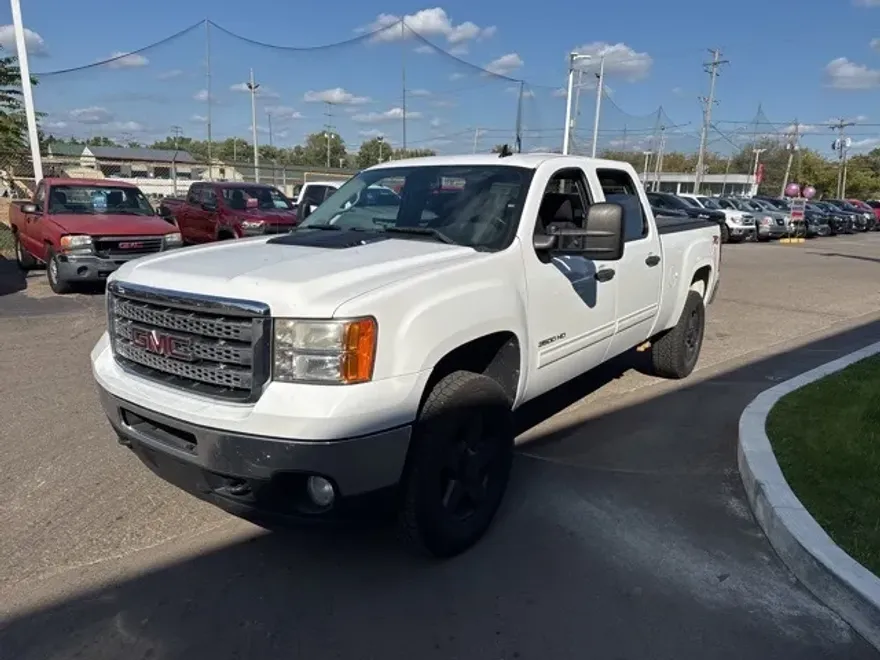 2011 Gmc Sierra SLE photo 1