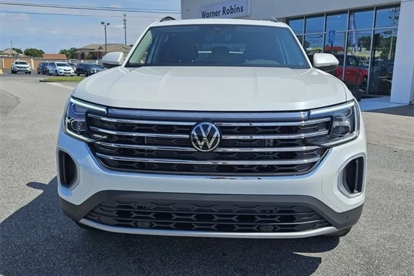 2026 Volkswagen Atlas SE photo 1
