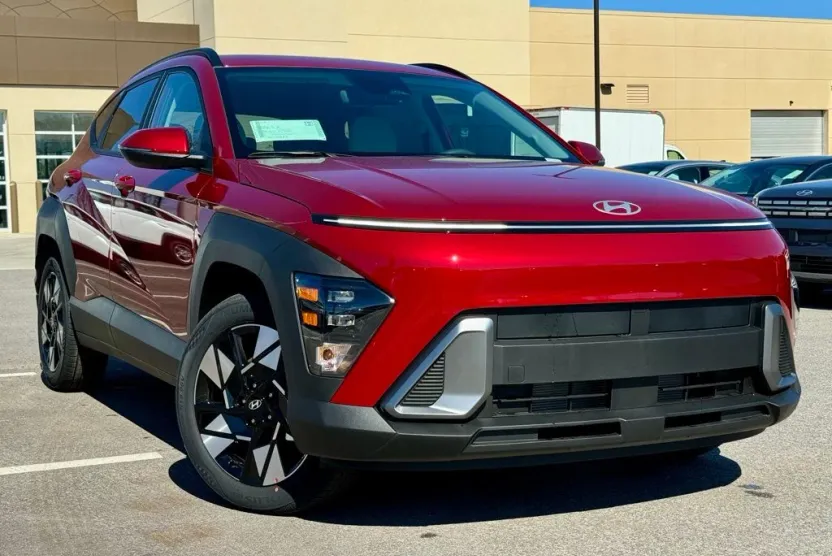 2025 Hyundai Kona SEL photo 1