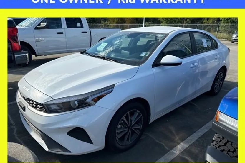 2024 Kia Forte LXS photo 1