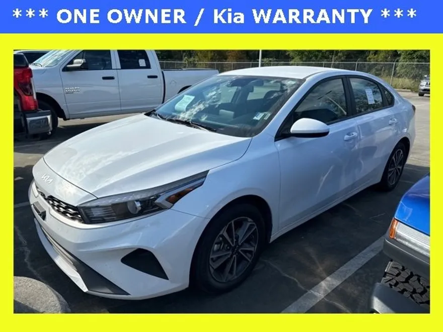 2024 Kia Forte LXS photo 1