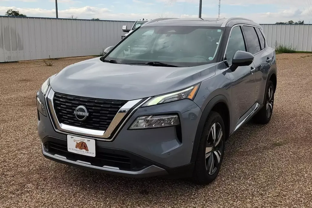 2023 Nissan Rogue SL photo 1