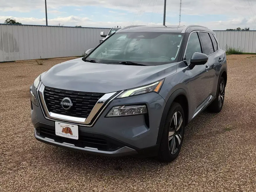 2023 Nissan Rogue SL photo 1