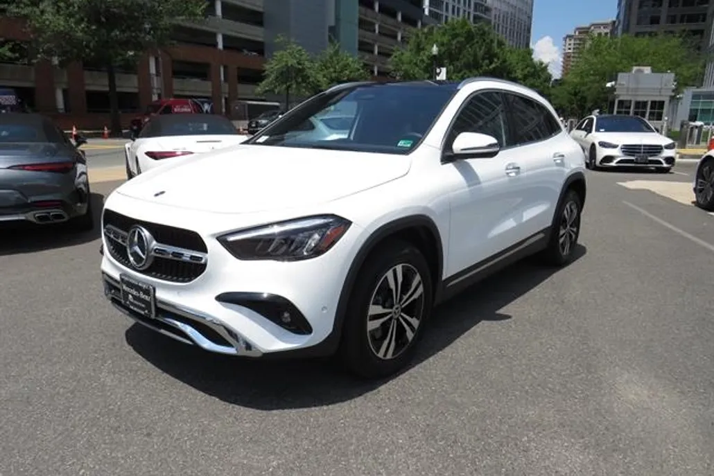 2025 Mercedes Benz GLA 250 4MATIC photo 1