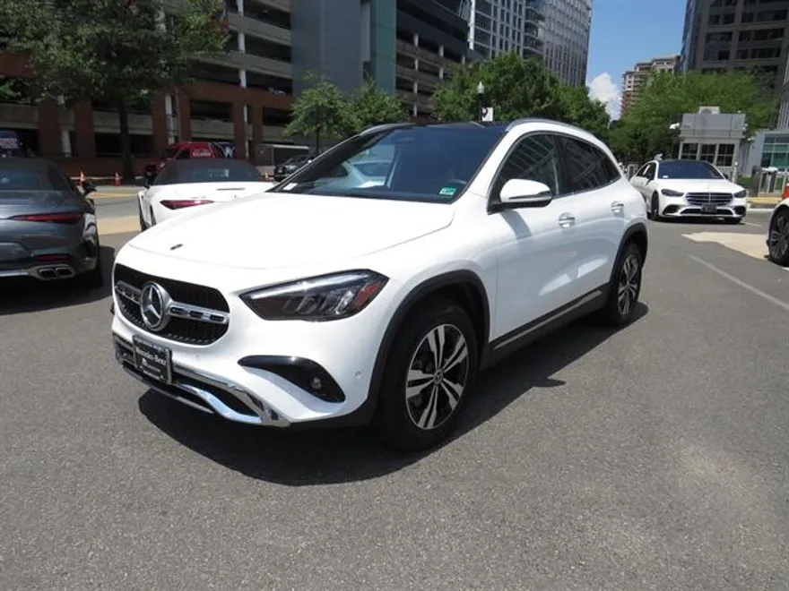 2025 Mercedes Benz GLA 250 4MATIC photo 1