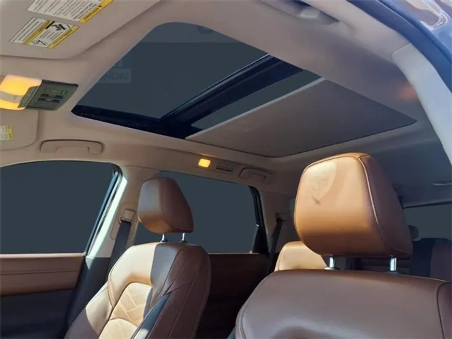 2023 Nissan Pathfinder Platinum photo 1