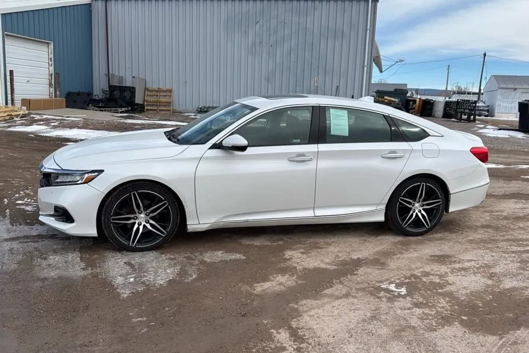 2021 Honda Accord Touring photo 1