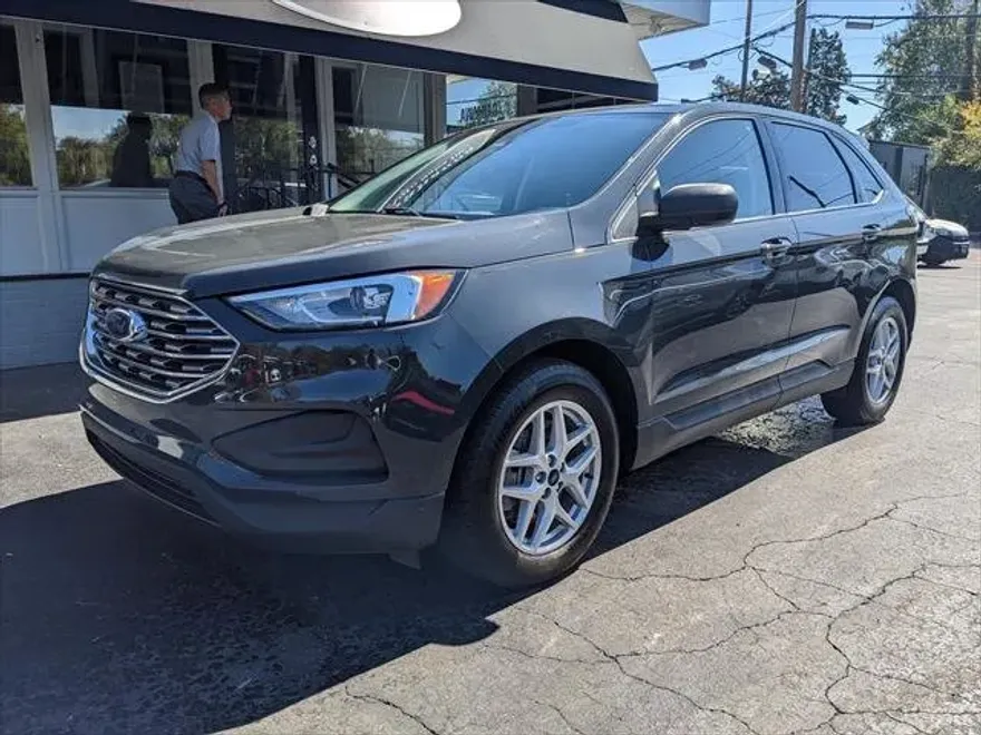 2021 Ford Edge SE photo 1